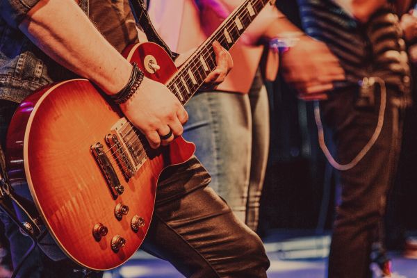 Guide ultime pour apprendre la guitare à Orléans